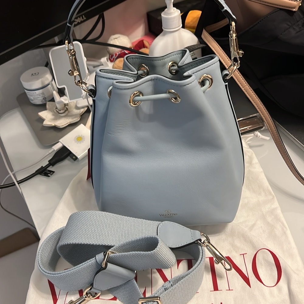 VALENTINO GARAVANI LOCÒ CALFSKIN BUCKET BAG - Picture 12 of 15